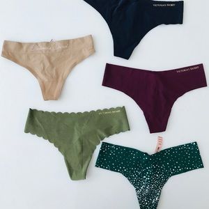 NWT VICTORIA SECRET THONG